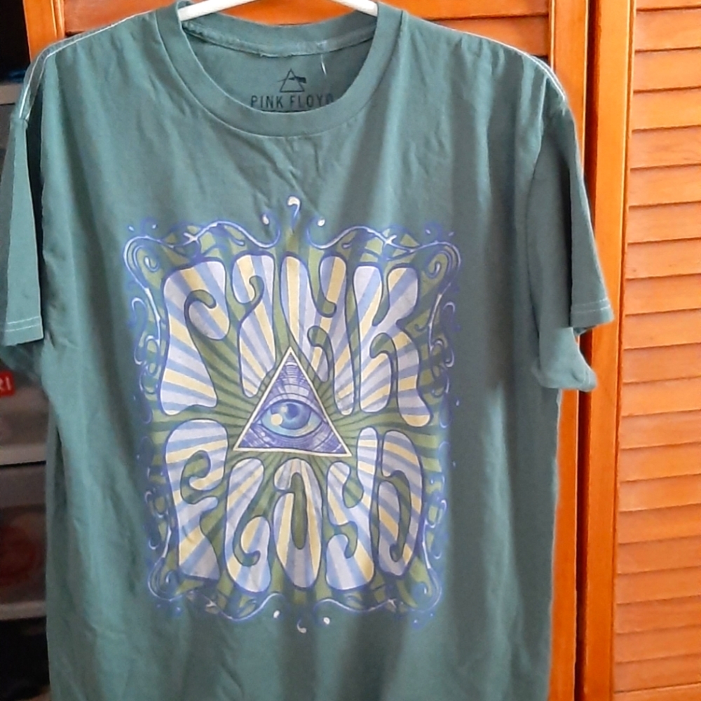 Pink Floyd t shirt, Men's size medium, green, never worn, new with tags.